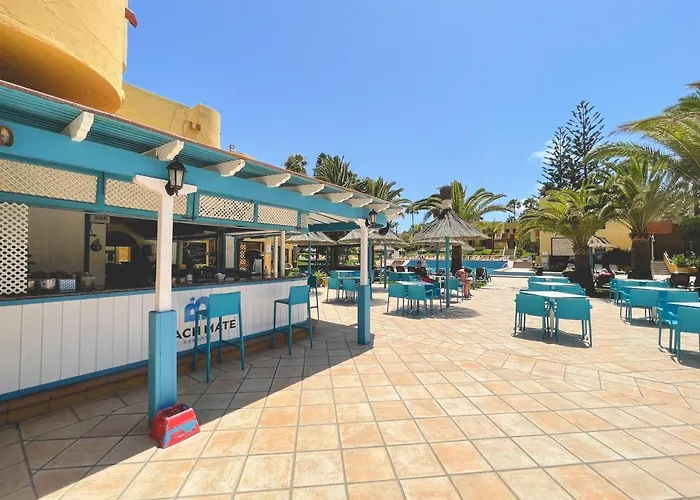 Seaside : A Cozy In A Peaceful Well Located Complex