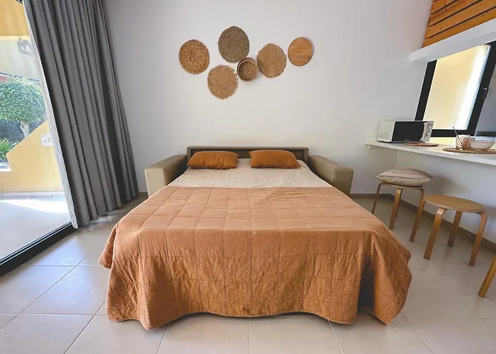 Appartement Seaside : A Cozy In A Peaceful Well Located Complex